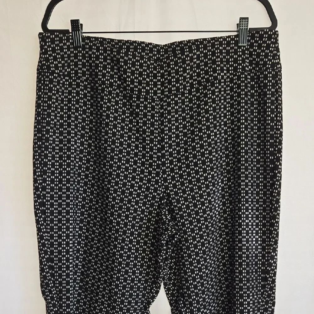 🖤5/$20🖤 Alfred Dunner Black and White Patterned Trousers